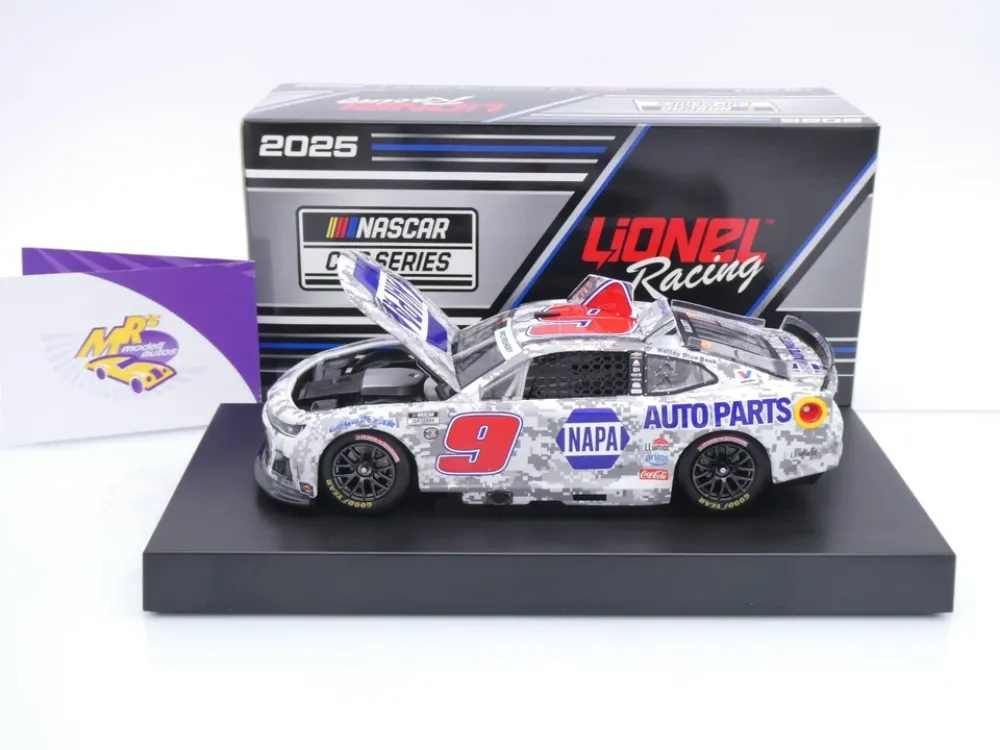 Lionel Racing CX92523SALCL # Chevrolet Camaro NASCAR 2025 " Chase Elliott - NAPA Salutes " 1:24