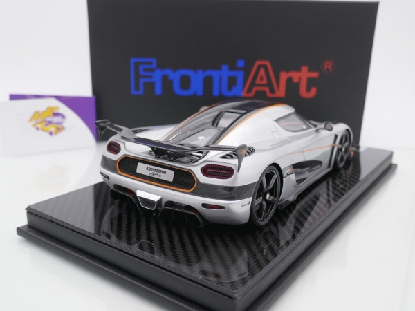 FrontiArt F052-175 # Koenigsegg Agera RS Baujahr 2015 " Moon Silver / Carbon " 1:18