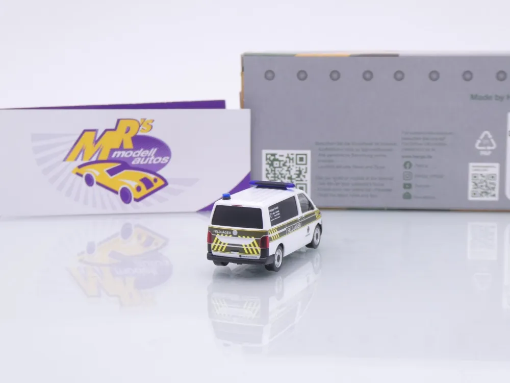 Herpa 700900 # Volkswagen VW T6.1 Bus " Feldjäger - Bundeswehr " 1:87