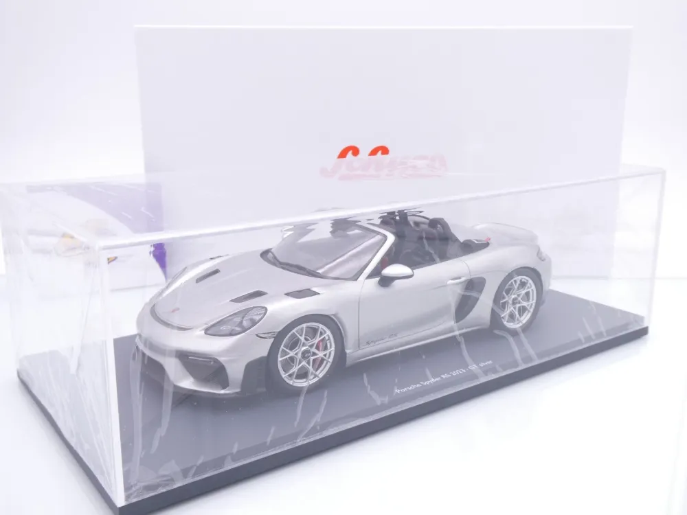 Schuco 18U00013 # Porsche 718 982 Spyder RS Baujahr 2023 " silbermetallic " 1:18