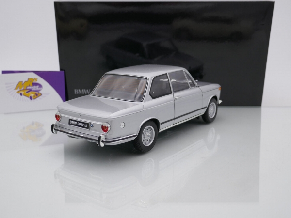 京商1/18 BMW 2002 tii ホワイト 京商1/18 BMW 2002 tii ホワイト 1/18