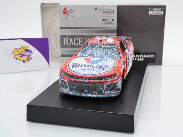 Lionel Racing WX52223VALKLZ # Chevrolet Camaro ZL1 NASCAR 2022 " Kyle Larson - Valvoline Motor Oil Homestead Miami Race Winner " 1:24