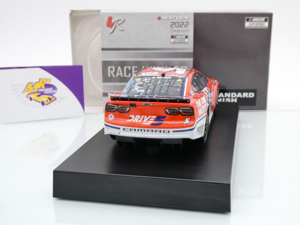 Lionel Racing WX52223VALKLZ # Chevrolet Camaro ZL1 NASCAR 2022 " Kyle Larson - Valvoline Motor Oil Homestead Miami Race Winner " 1:24