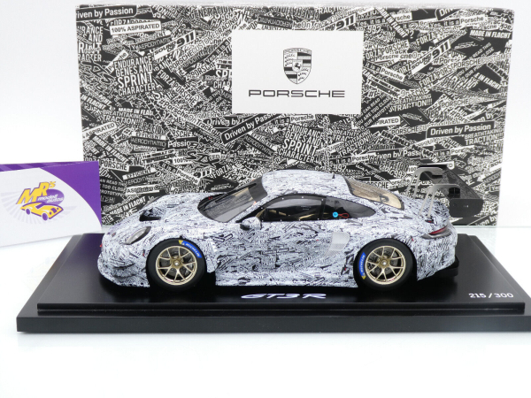 Spark WAP0212740RGT3 # Porsche 911 (992) GT3 R Testcar Baujahr 2022 " Erlkönig Design " 1:18