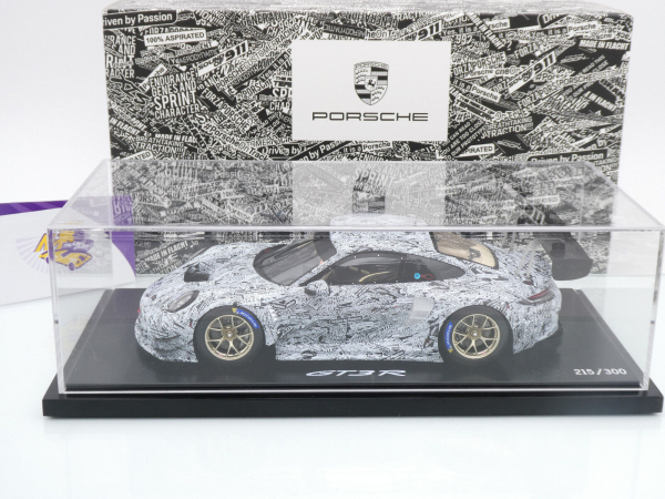 Spark WAP0212740RGT3 # Porsche 911 (992) GT3 R Testcar Baujahr 2022 " Erlkönig Design " 1:18