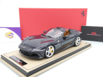MR Collection FE044SE2 # Ferrari 12 Cilindri Spider V12 Baujahr 2024 " Blu Pozzi " 1:18